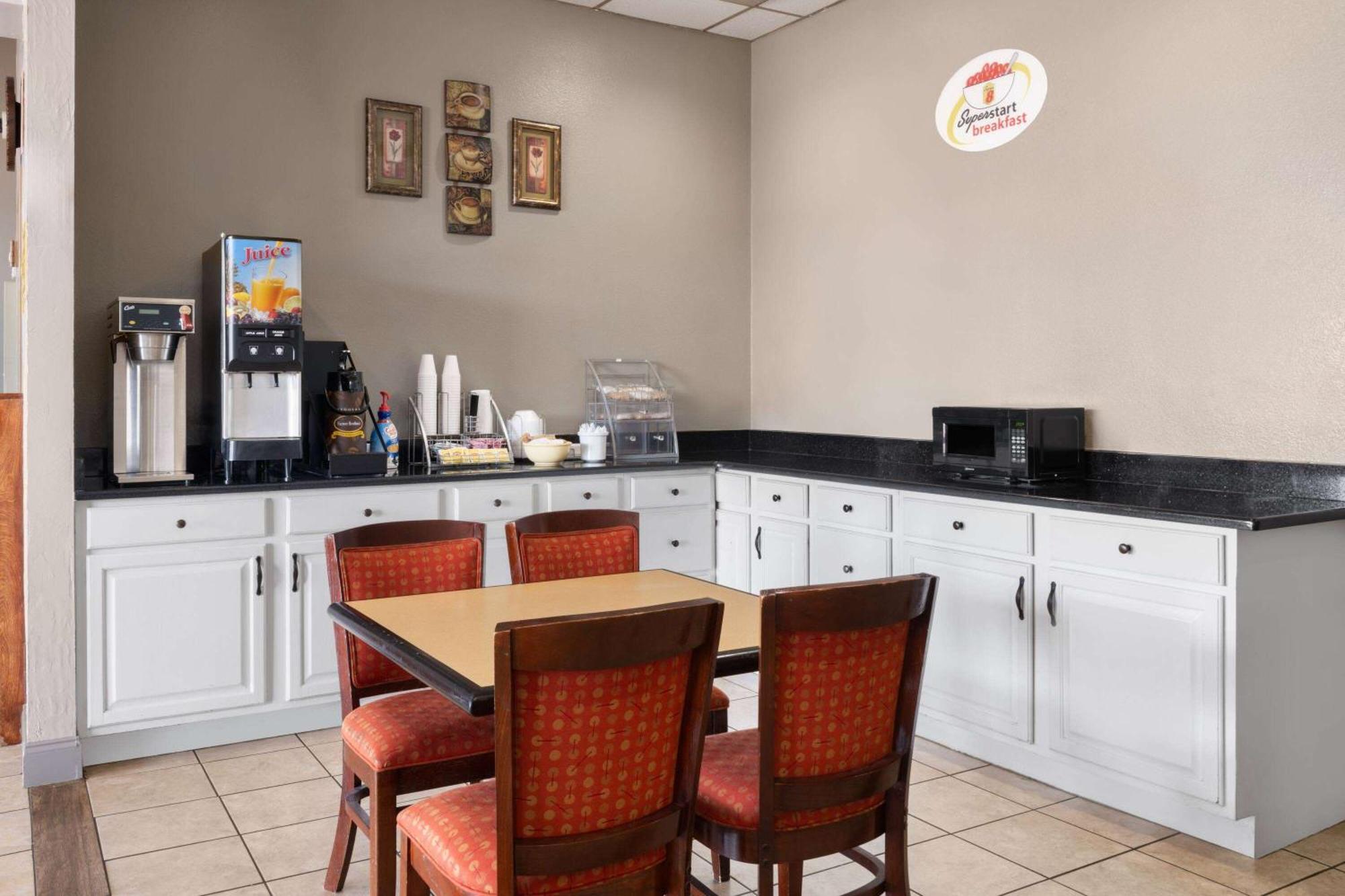 Super 8 By Wyndham Longview/North Motel Luaran gambar