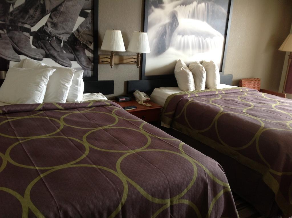 Super 8 By Wyndham Longview/North Motel Bilik gambar