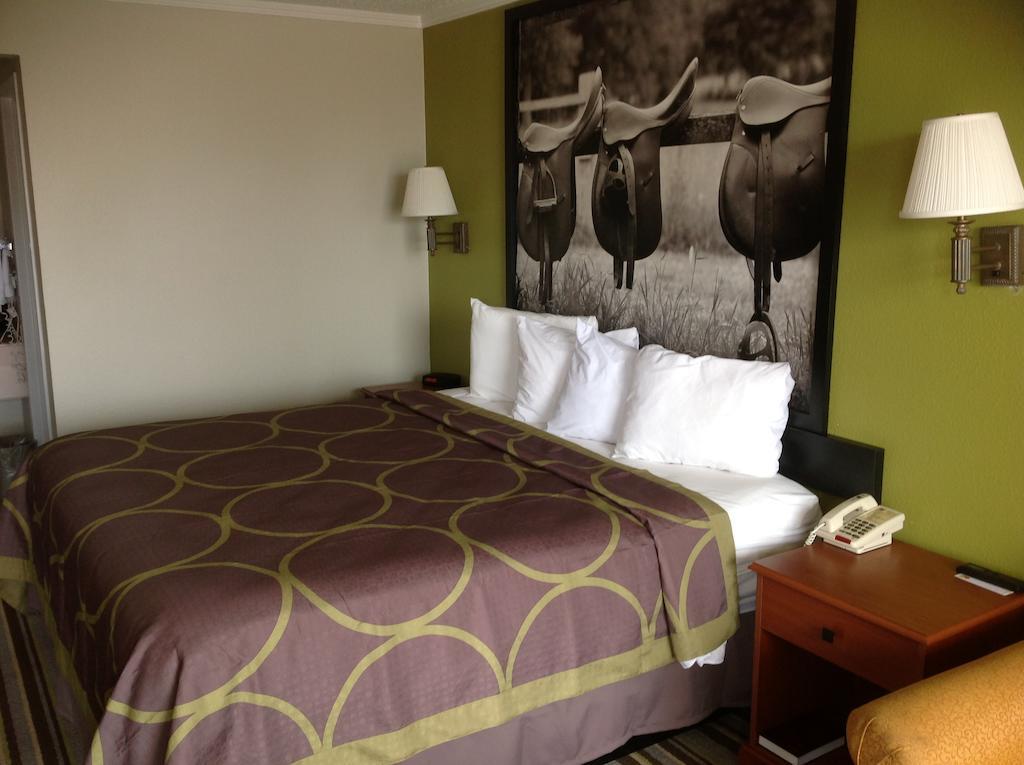 Super 8 By Wyndham Longview/North Motel Bilik gambar